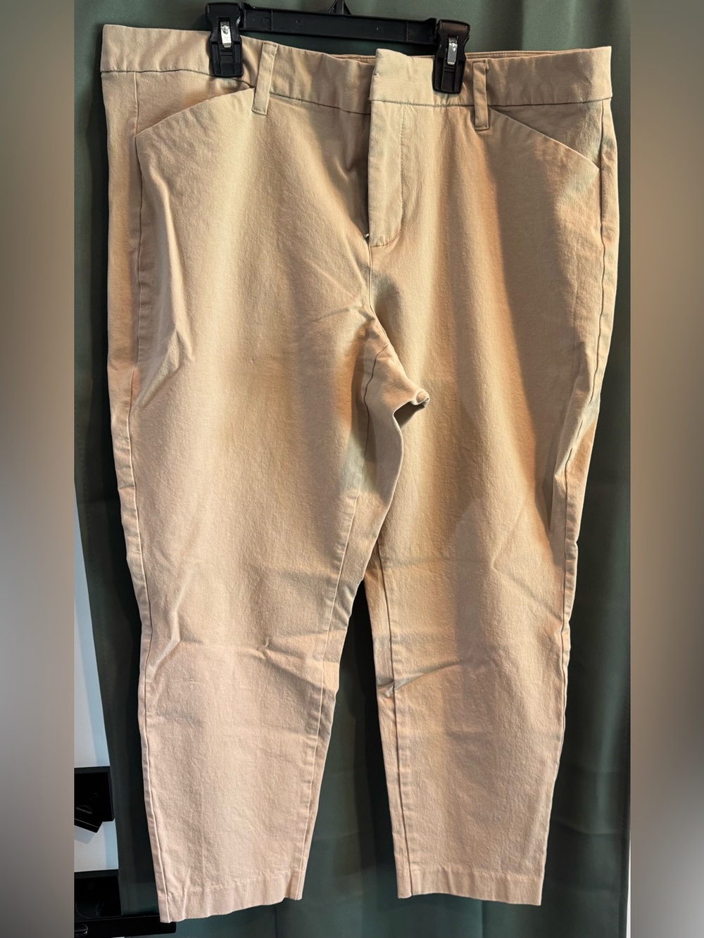 Old Navy Women's Pixie Skinny Pants in Light Beige